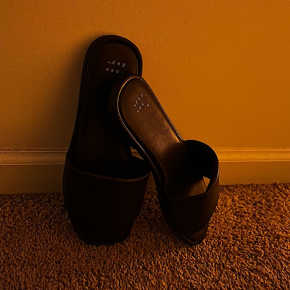 Black sandals, brand new, “A new day”